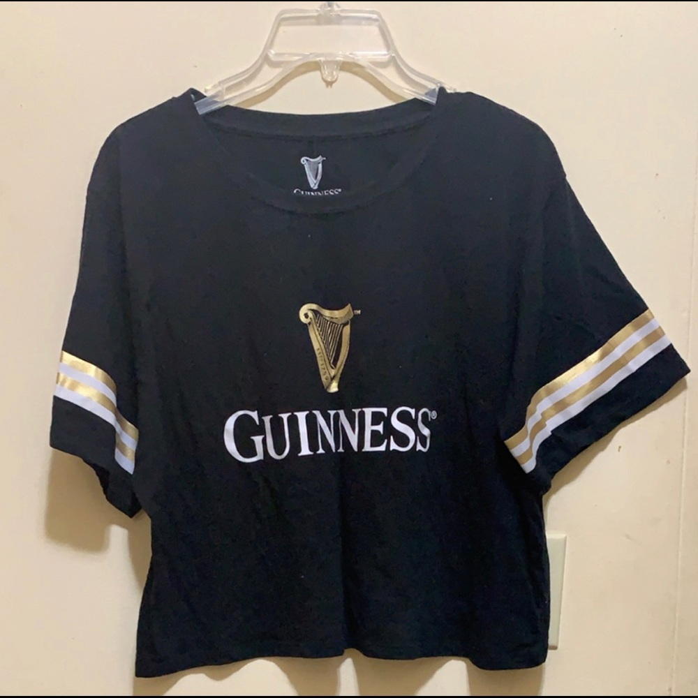 Black crop tee